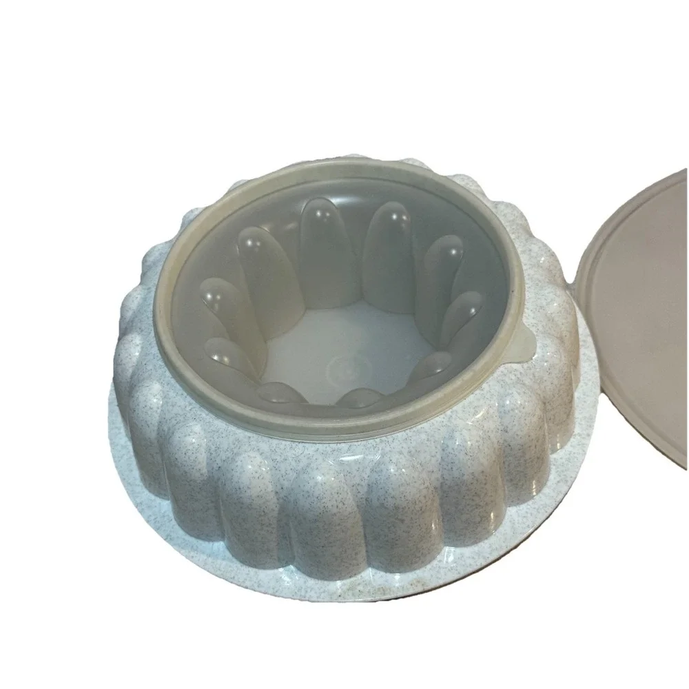 Vintage Tupperware 2 Piece Fluted Ring Jello‎ Mold  Green Speckle 1.4L